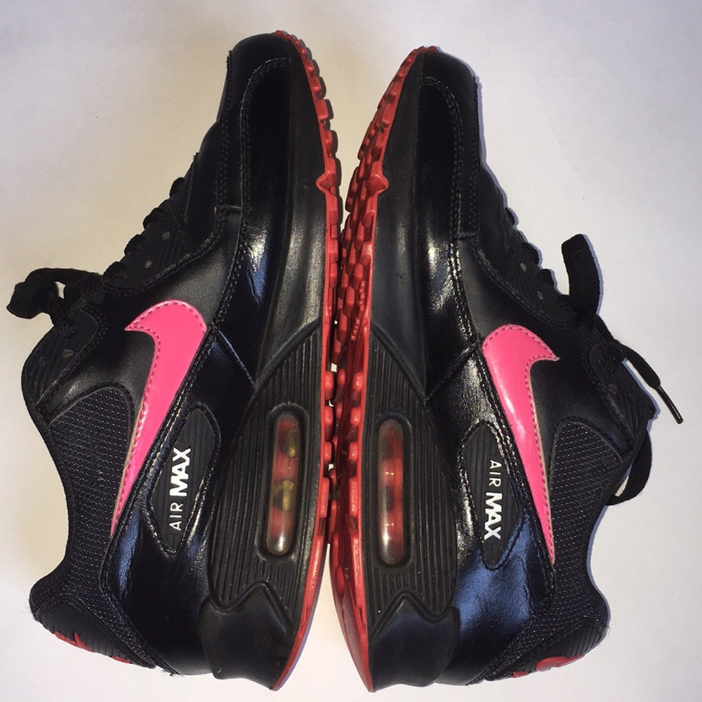 Nike Air Max Black And Pink Sneakers
